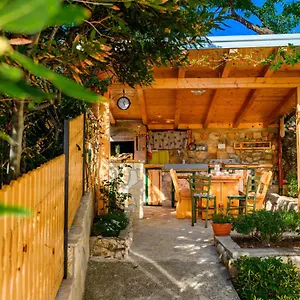https://apartman-paradiso-martinscica-cres.primorje-gorskikotar.com